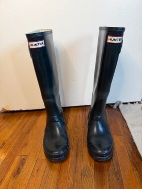 Hunter Black Gloss Knee-High Rain Boots